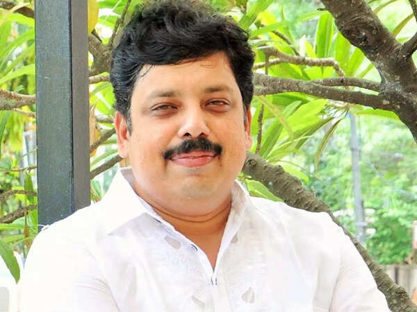 Anand Neelakantan Images