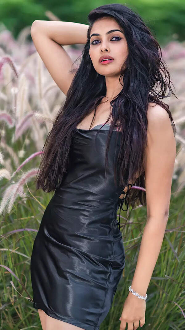 Divi Vadthya