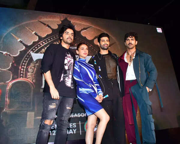 Taha Shah Badussha Photos