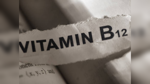 Vitamin B12 and oral health