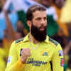 Article image for: Moeen scalped <i class="tbold">mayer</i>s wicket