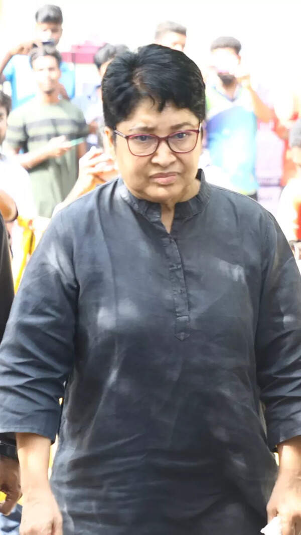 Kovai Sarala Photos
