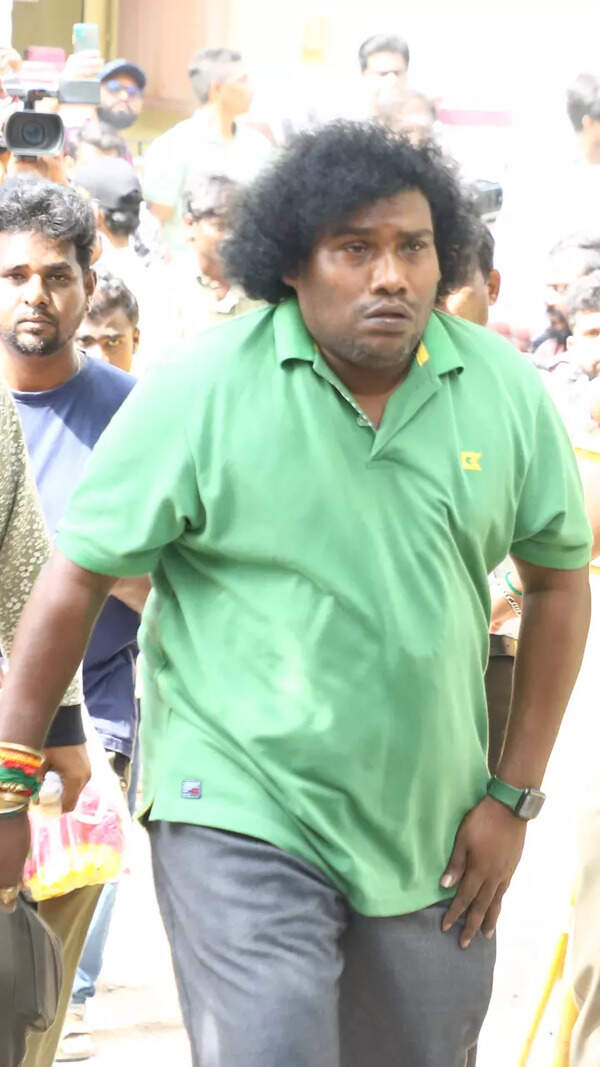 Yogi Babu Images