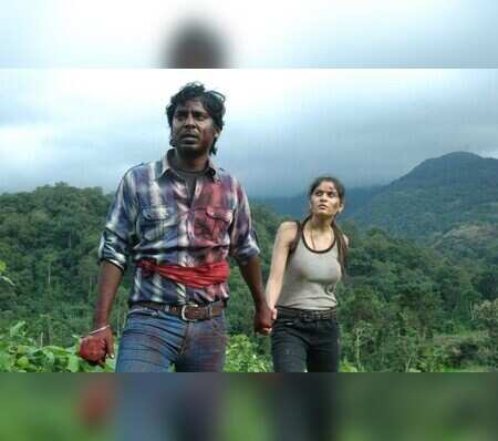 Mathil Mel Poonai Movie Review {2/5}: Critic Review of Mathil Mel ...