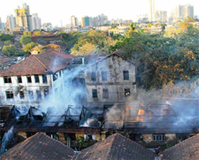 4 firemen injured as 8 gas cylinders explode in chawl