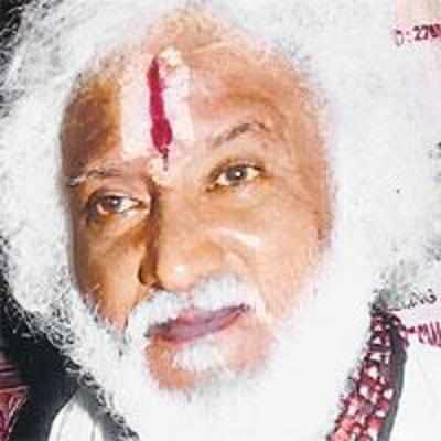 Karnataka seer, once an actor, to walk to Rome