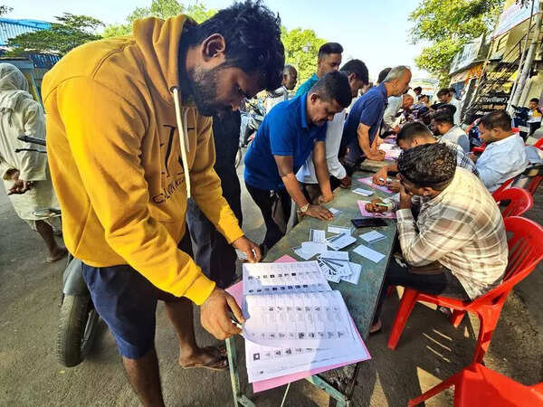 Ahead of Bengal polls, EC releases 2002 SIR data, signals rolls revision