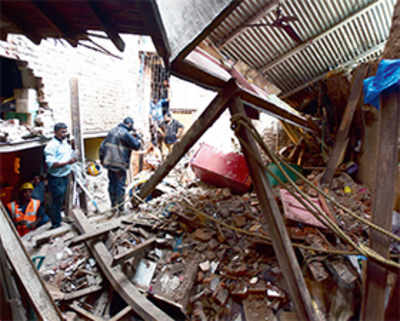 Bandra building collapse kills six children