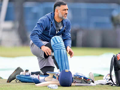 India vs England ODI series: Coach Sanjay Bangar defends Mahendra Singh Dhoni