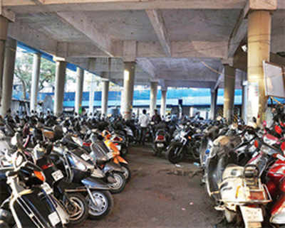 Thane station to get multi-level parking