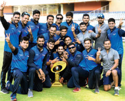 Rampaging East tick all T20 boxes to claim title