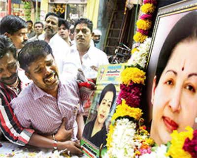 Dharavi mourns Amma