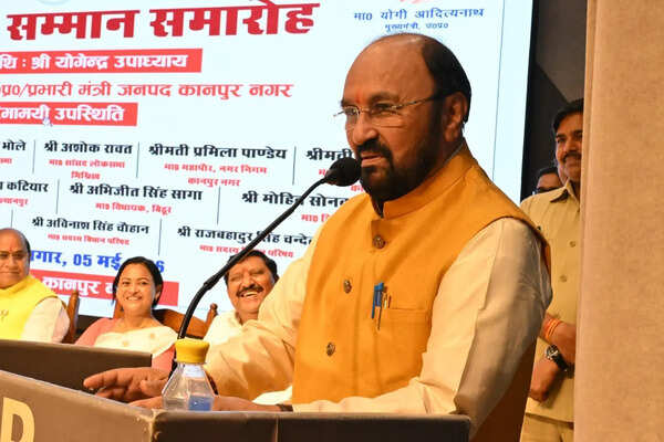 Shiksha Mitras constitute strong link in edu system: Minister