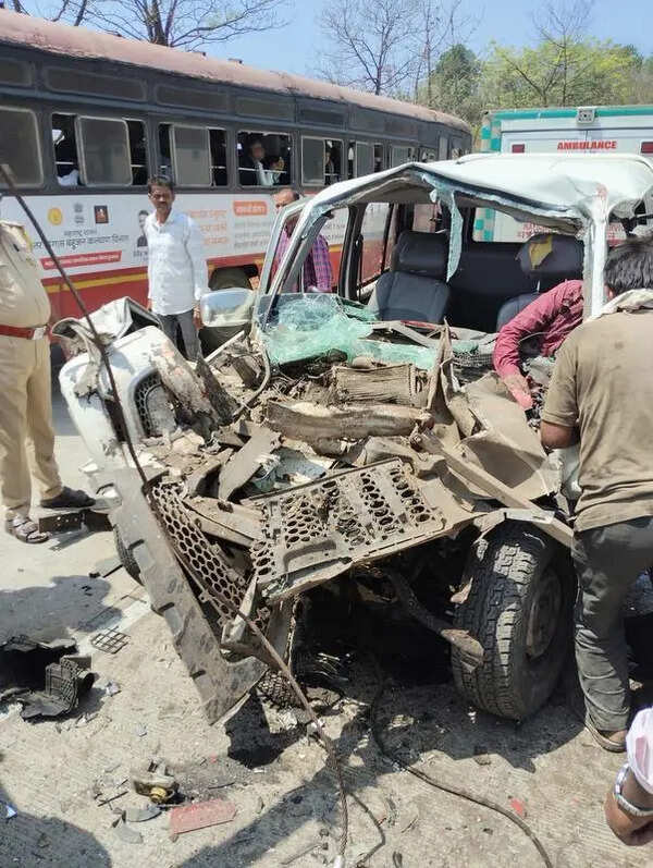4 killed, 4 injured as ST bus, SUV collide near Malshej Ghat in Murbad