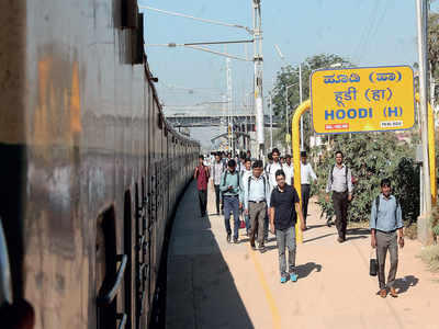 Passengers want trains to stop at Hoodi station