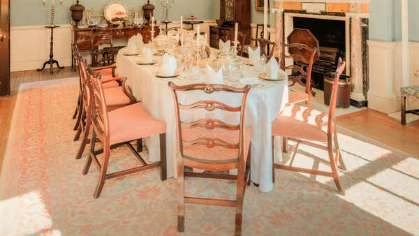 7 classic vintage decor styles that make your home look more luxurious