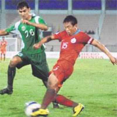 Bhutia scores two as India enter semis