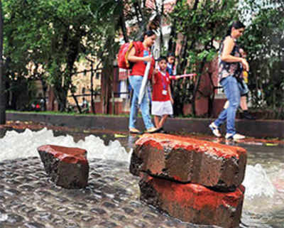 Parents raise a stink as Powai school entrance gets soaked in sewage