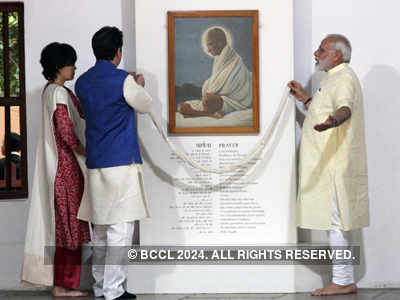 Shinzo Abe, Akie Abe begin Ahmedabad visit on a poignant note, visit Sabarmati Ashram