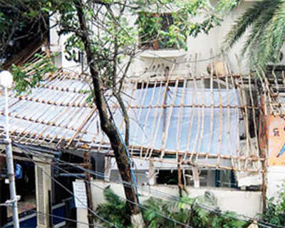 BMC demolishes 2,000 sq ft of high-end Khar eateries