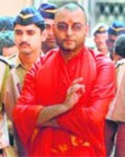 Dayanand Pandey admits to Malegaon blasts link