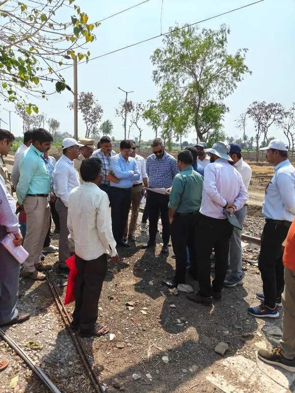 Planning body looks at other options to ferry pilgrims