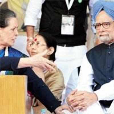 PM firm on FDI but Sonia keeps silent