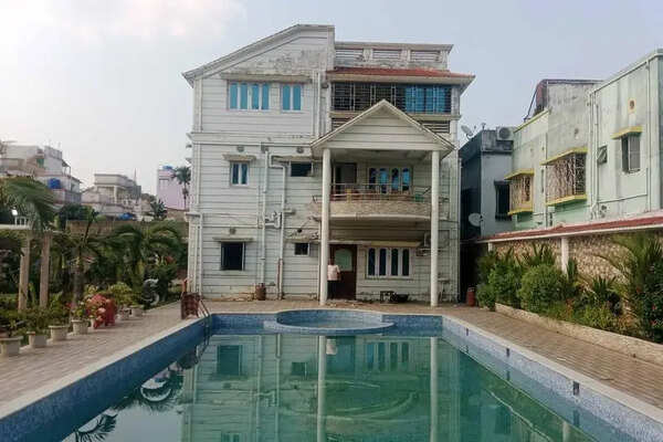 STF arrests ex-junior min from Puri hotel