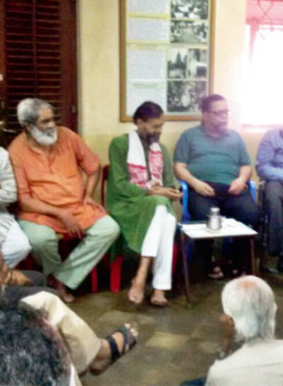 Yogendra holds secret meeting with 70 leaders