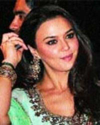 Preity Zinta synonymous with Botox, says Tusshar