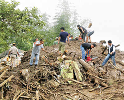 At least 30 killed, houses swept away in Darjeeling landslides