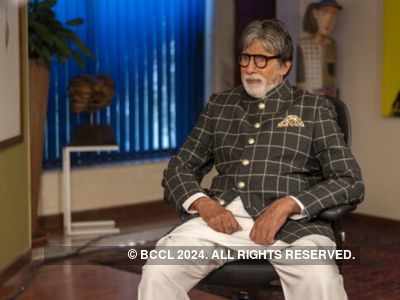 Amitabh Bachchan gets schooled on Twitter again, this time for his 9pm9minutes post