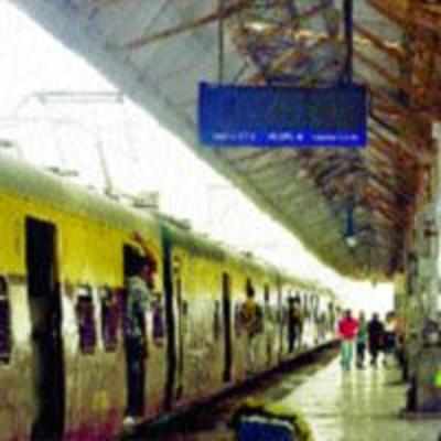 Blank indicators at city stations leave commuters clueless