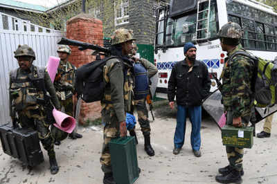 Srinagar: Three killed, several injured as mobs storm polling booths