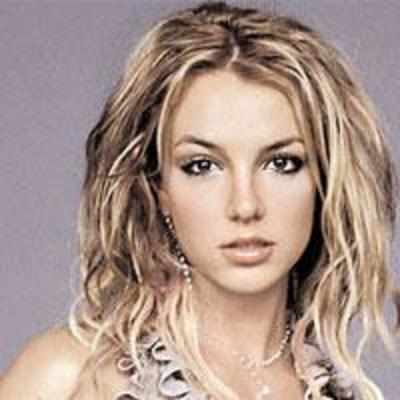 Britney Dumps Her Paparazzo Boyfriend