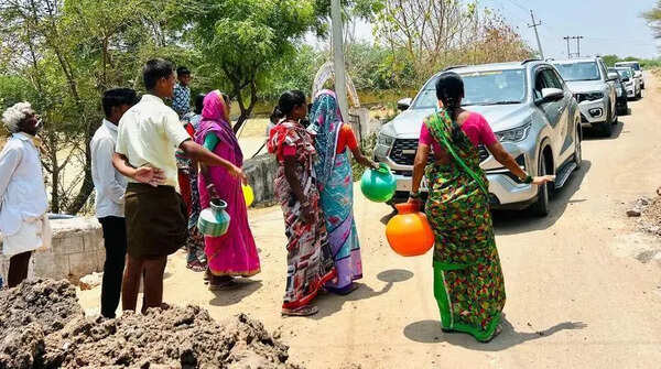 Water crisis: Women block minister’s car