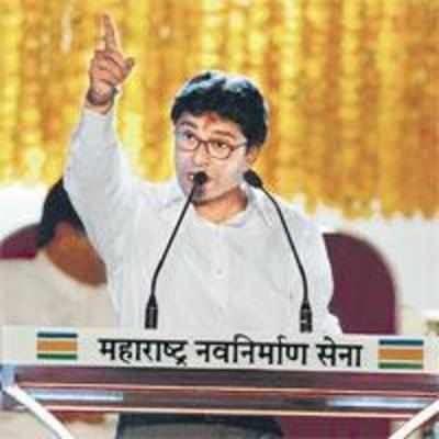 Raj targets '˜outsider' students in Pune