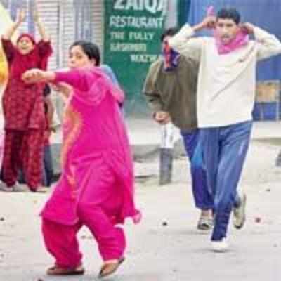 Three die in firing in Kashmir