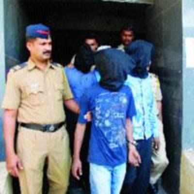 4 arrested for rickshaw driver's murder