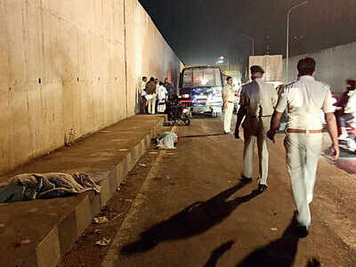 Driver suffers heart attack, bus rolls over cyclist couple Driver suffers heart attack, bus rolls over cyclist couple