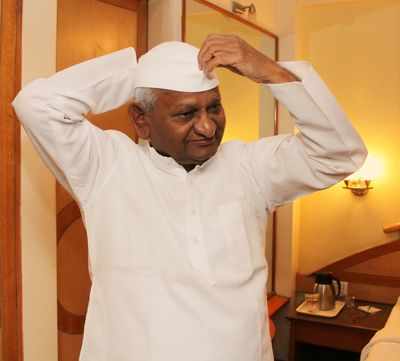 Hazare 'saddened' that Kejriwal's colleagues have gone to jail