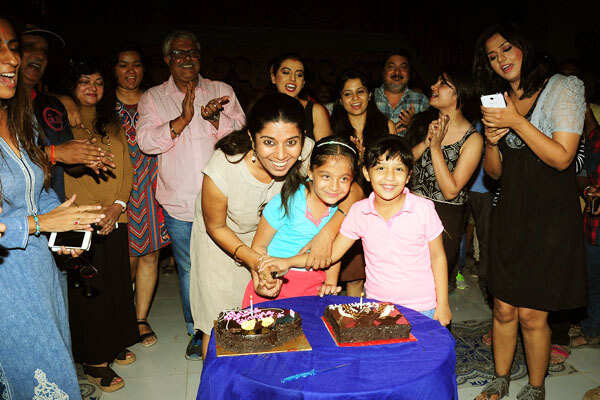 Mita celebrates B'day on sets of 'Kaala Teeka'