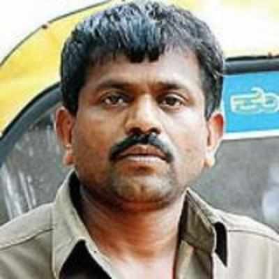 Honest auto driver wants police to '˜certify' him