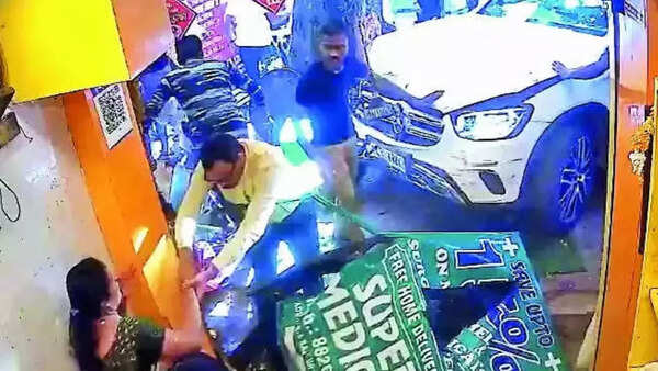 Lawyer crashes Merc into popular eatery in Delhi, 6 injured