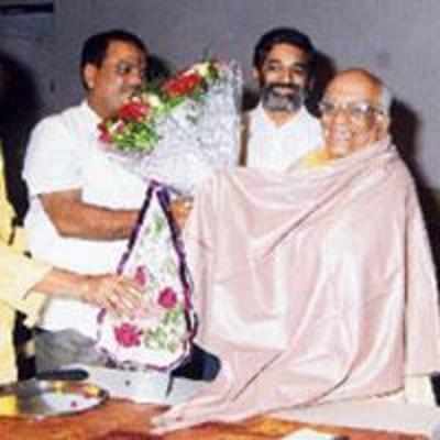 Kamlakar Nadkarni gave reputation to 'Marathi Natyasameeksha'