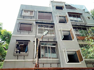 BMC undertakes demolition of illegal building in Juhu