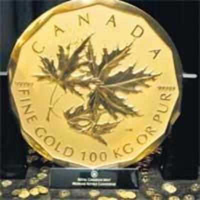 Canada mints world's largest solid-gold coin