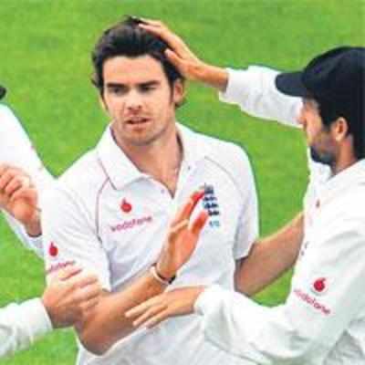 Anderson's fifer lifts England in 2nd Test