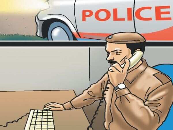 Residents scuffle over feeding dogs, booked