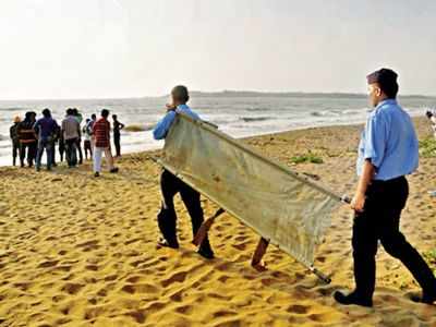 Mumbai: Decomposed body of woman found in bag at Aksa beach